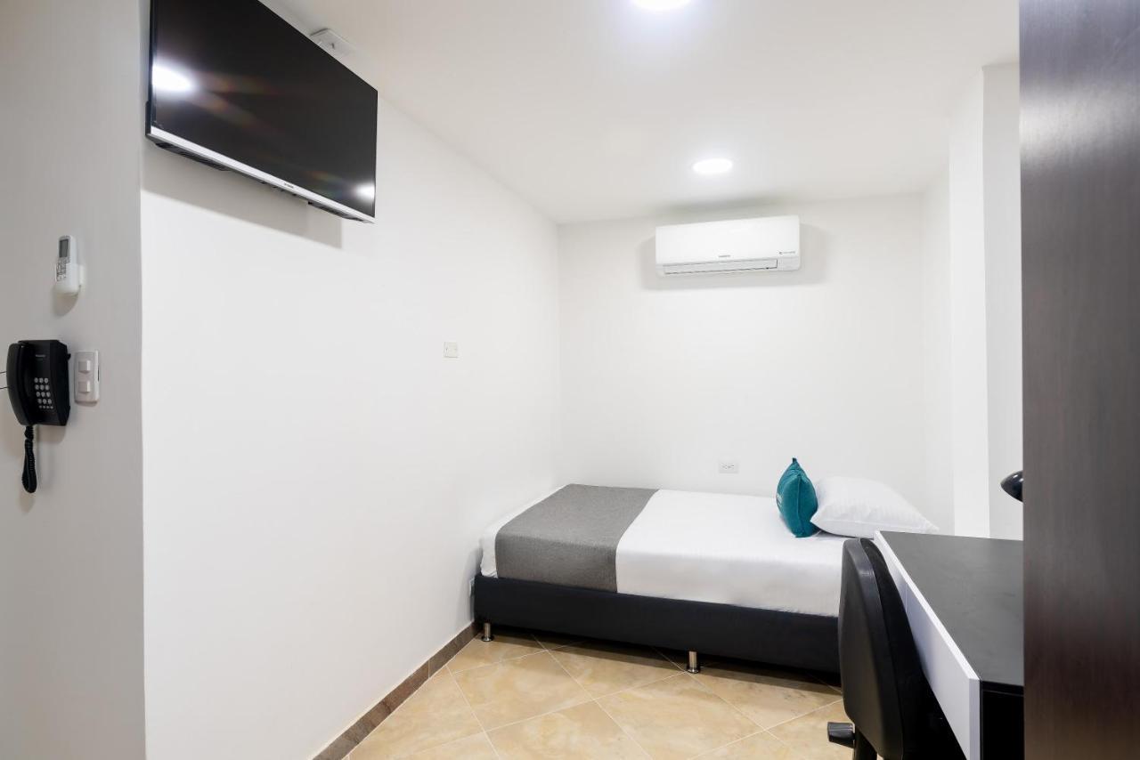 Hotel Ayenda Coliving La 78A Medellín Esterno foto